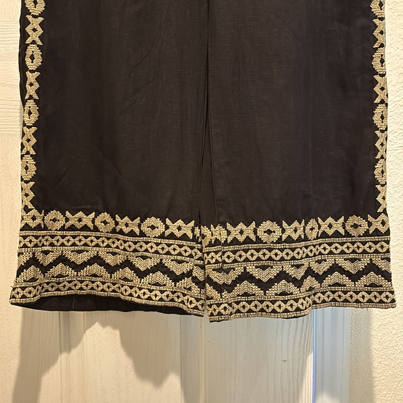 Johnny Was women’s black linen romper with tan embroidery in size Medium - Picture 4 of 6